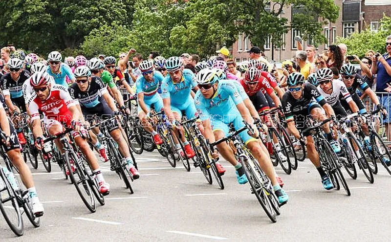 伟德bv1946官方网站中海达《少儿足球运动员的教练职责：打造明日之星，培养未来冠军》